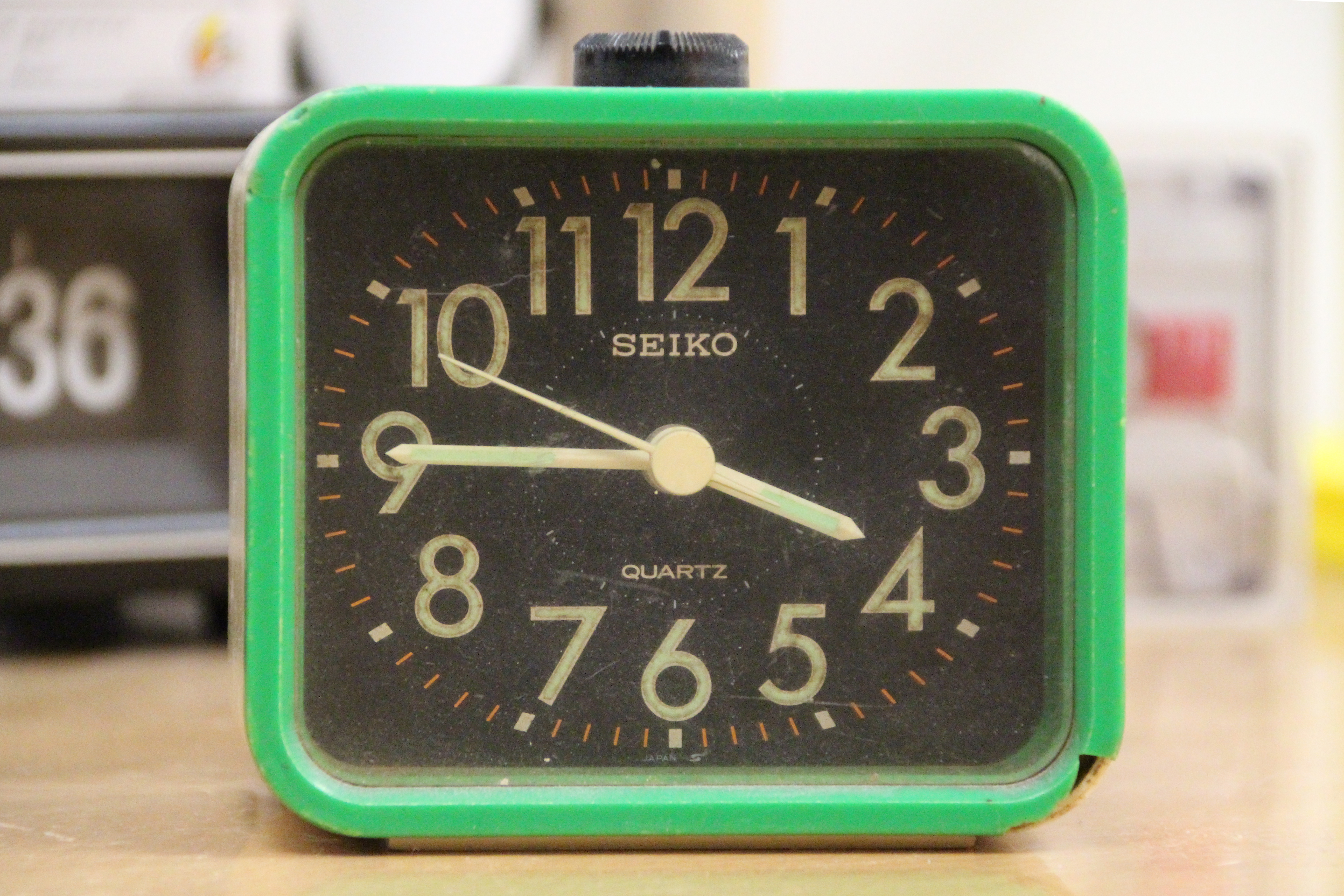 綠色的SEIKO小鬧鐘